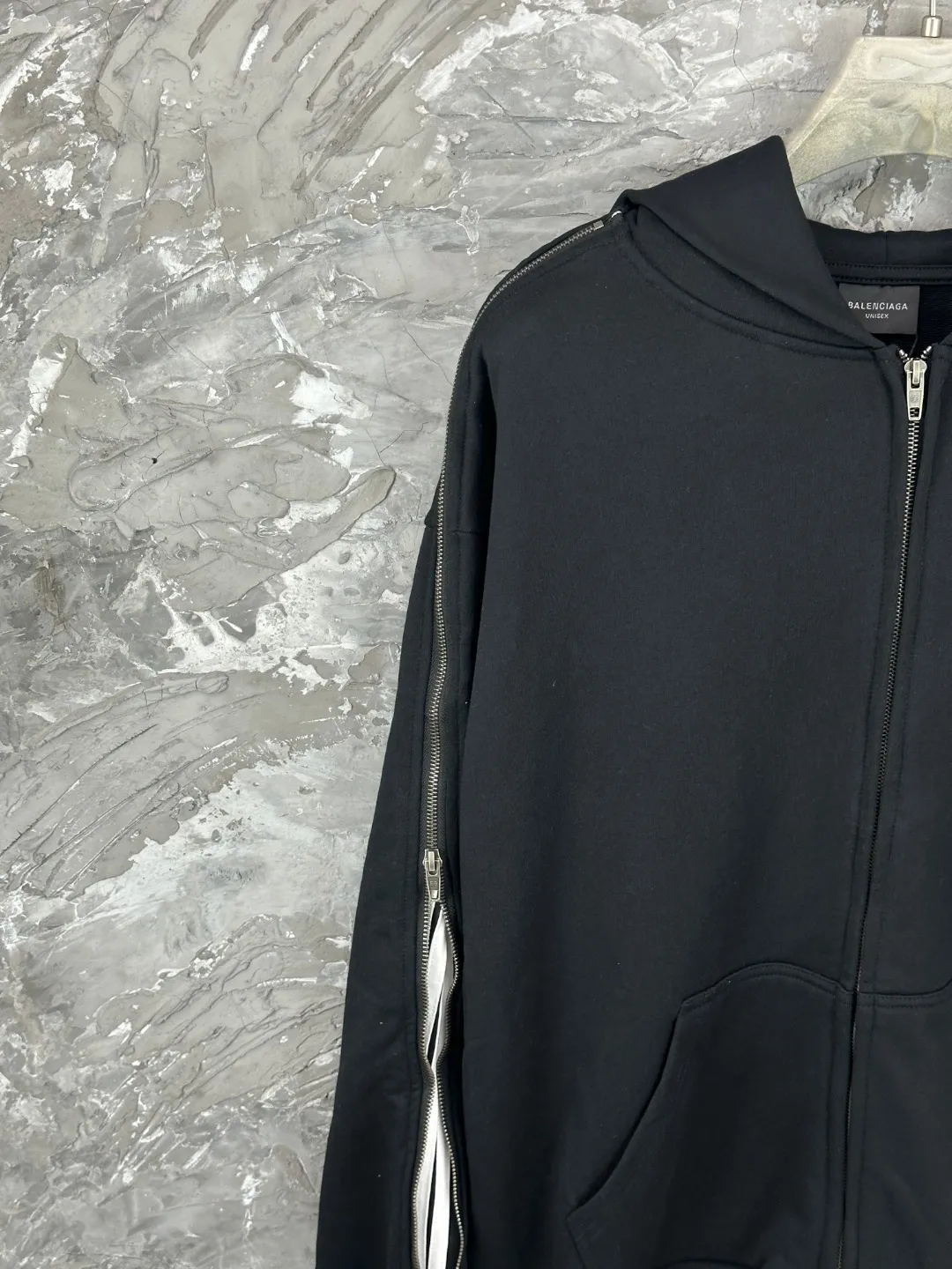 BALENCI*GA . . . . . . . 460g . Same Style -Color：Black -SIZE：Xs S M L 8992#